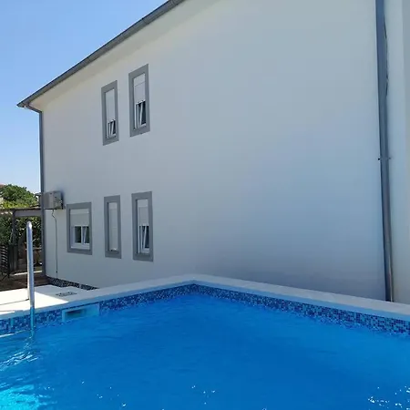Comfortable With Pool * Pula