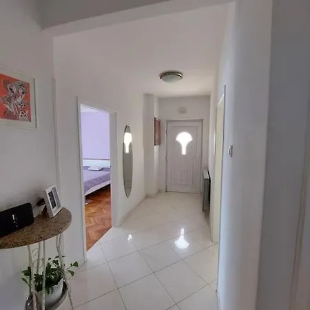 Comfortable With Pool Apartment